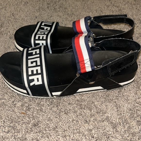 Tommy Hilfiger sandals in a size 10 in women. - Picture 2 of 5